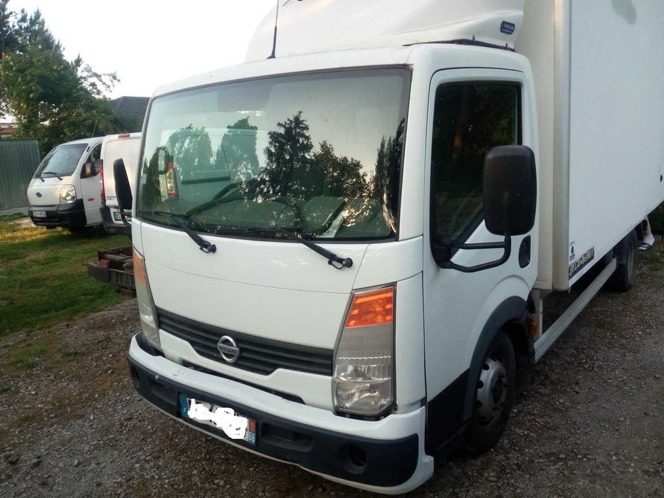 Nissan Cabstar Maxity 2.5 zwrotnice , most tylni części