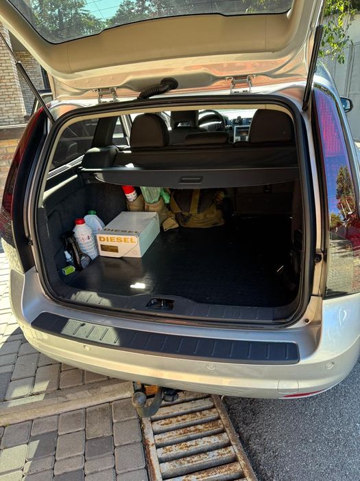 Продам Volvo v50,2011року