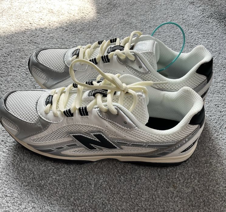 New Balance 204L