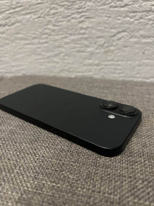 Iphone 16 256gb, 93% bateria, gwarancja