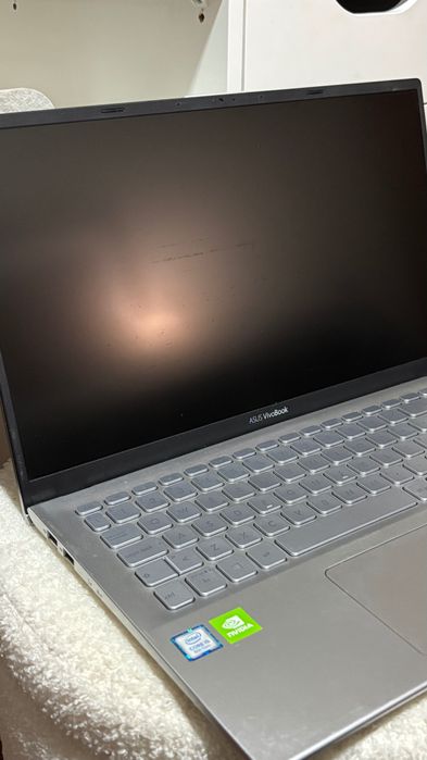 Computador portátil - ASUS VivoBook E512F – 15,6" (2020)