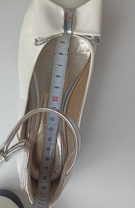 Туфлі з лакованої шкіри  святкові для дівчинки