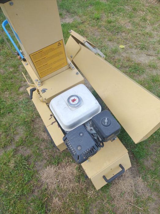 Rębak do gałęzi spalinowy