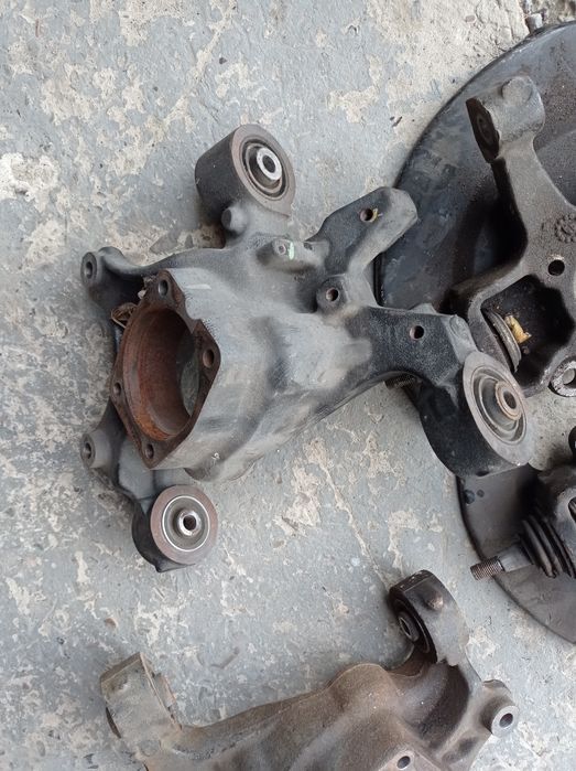 Цапфа задня поворотній кулак Dodge journey 12-2020р