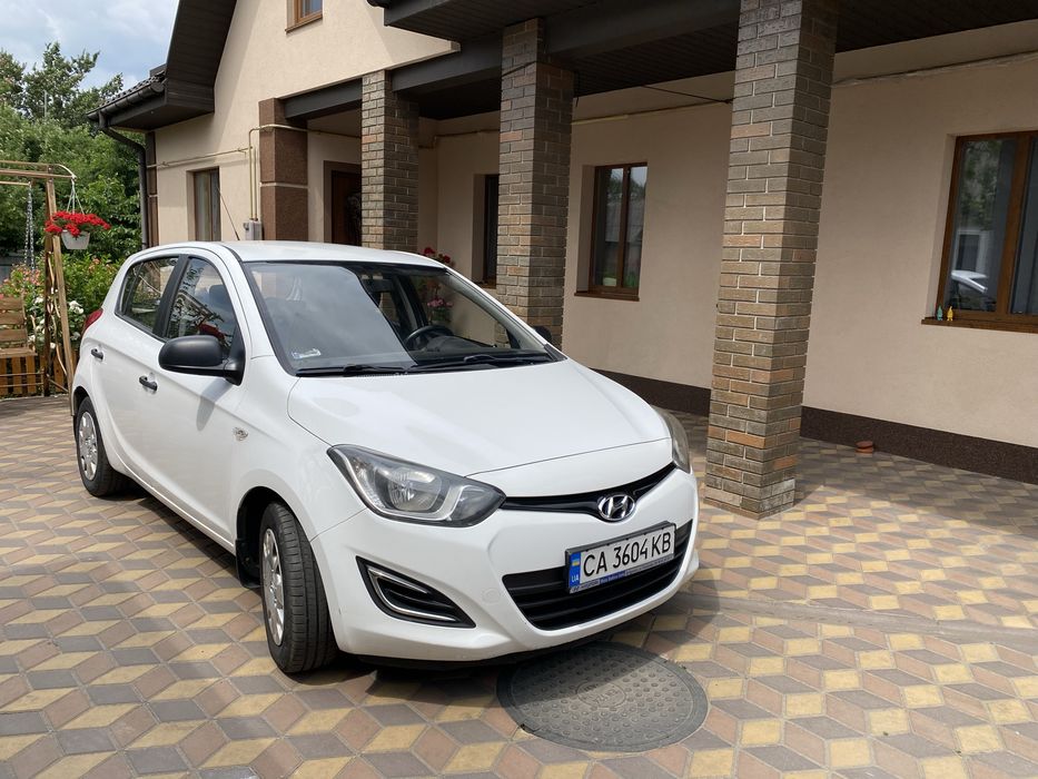 Економне, компактне але дуже зручне авто. Hyundai i-20