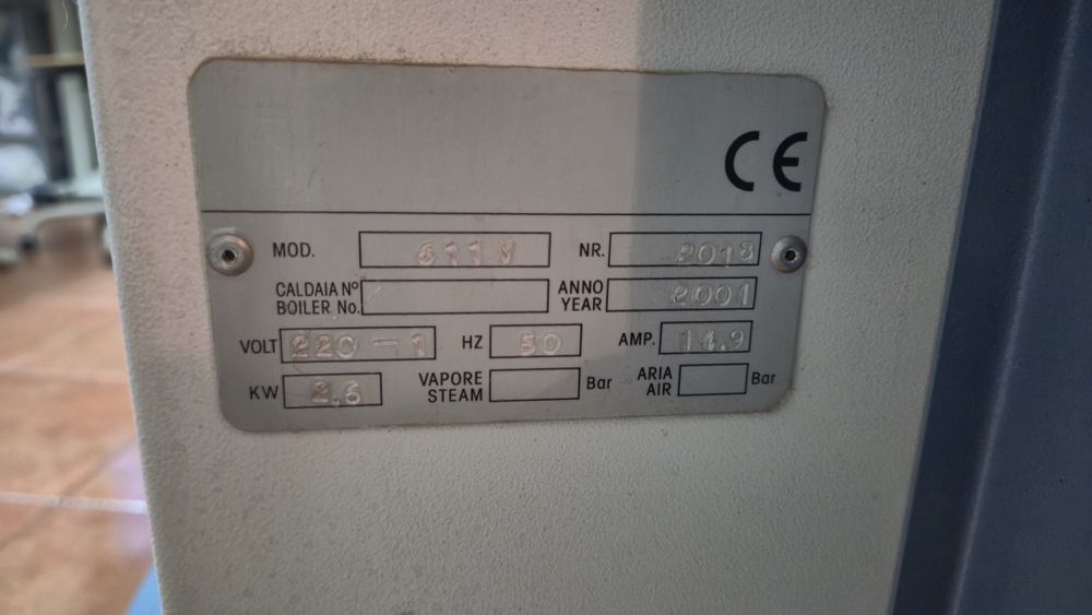 Mesa de engomar rectangular industrial, Anghinetti, MOD 611V
Ano 2001