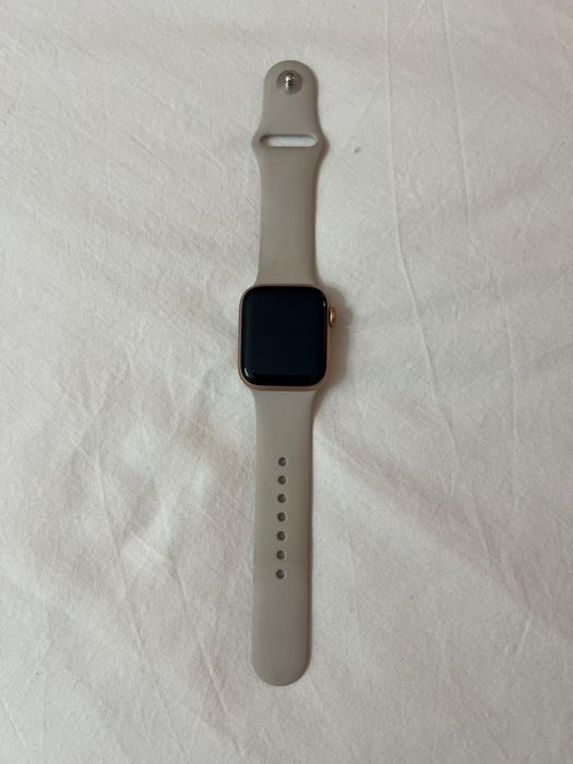 Apple watch gold aluminum