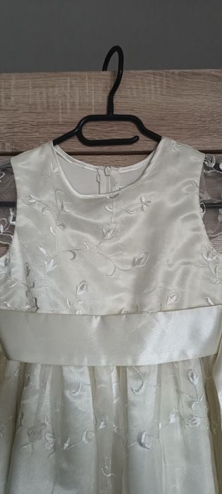 Sukienka kremowa 128