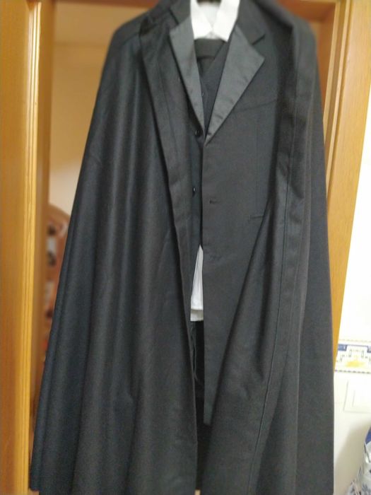Traje académico masculino