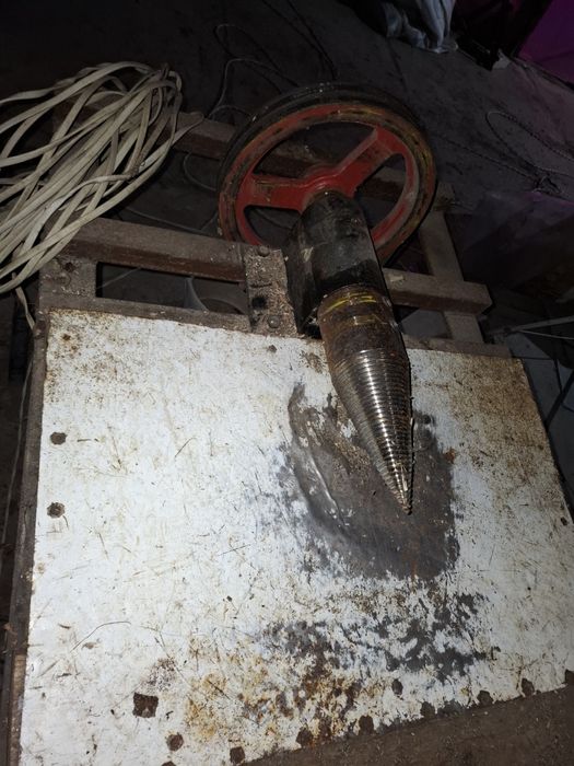 Дровокол конусний