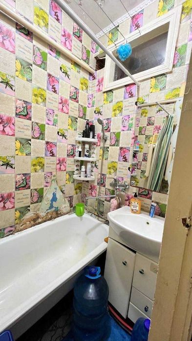 Продам 2-х кімнатну квартиру