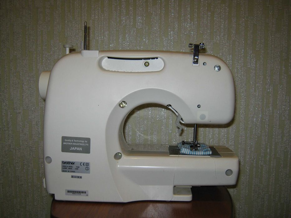 продається швейна машина