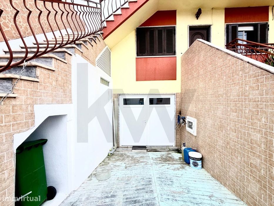 Andar De Moradia T3, Para Arrendamento Em Corroios