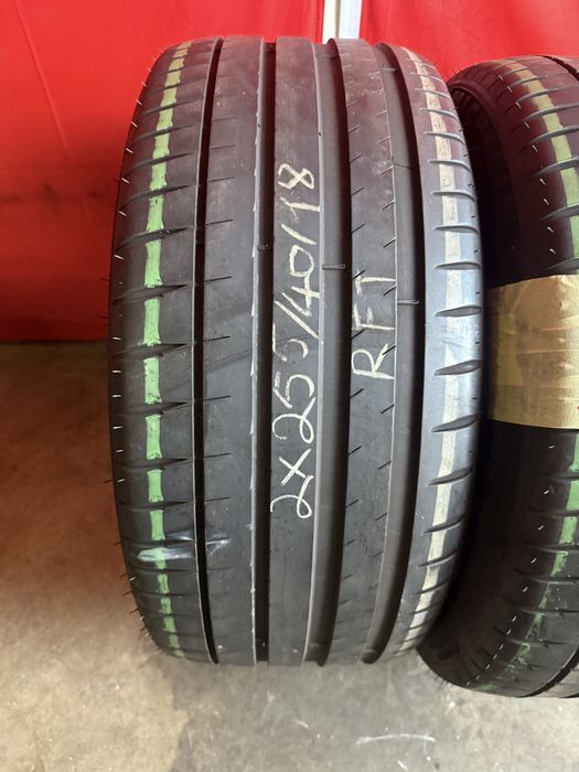 Pneus RFT 225/45/18 + 255/40/18 Michelin Impecaveis