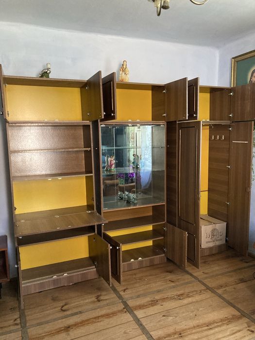 Стінка у вітальню