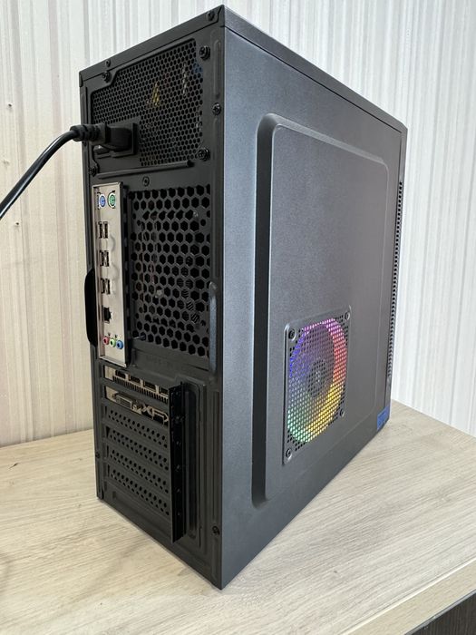 Потужний Ігровий ПК з Монітором