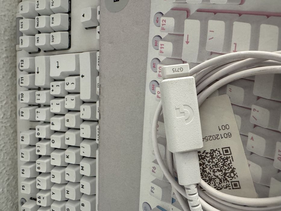 Teclado mecanico Logitech G715