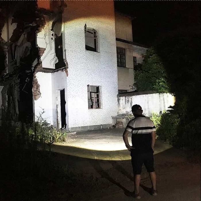 Lanterna de cabeça