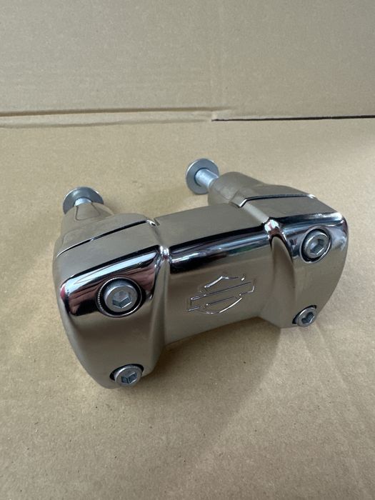 Harley Davidson FLSB Sport Glide 18/24 Risery Mocowanie kierownicy D68