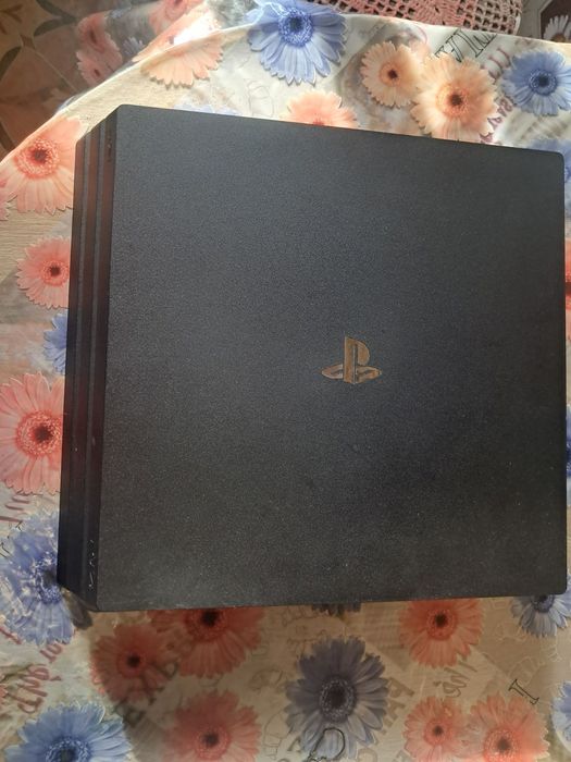 PS 4PRO 1 терабайт 2 джостика Оригінал