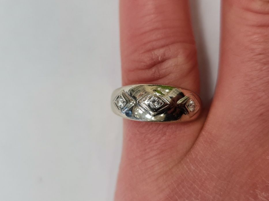 Wyjątkowy złoty pierścionek / obrączka / 585/ Brylanty/ 3.88 gram/ R15