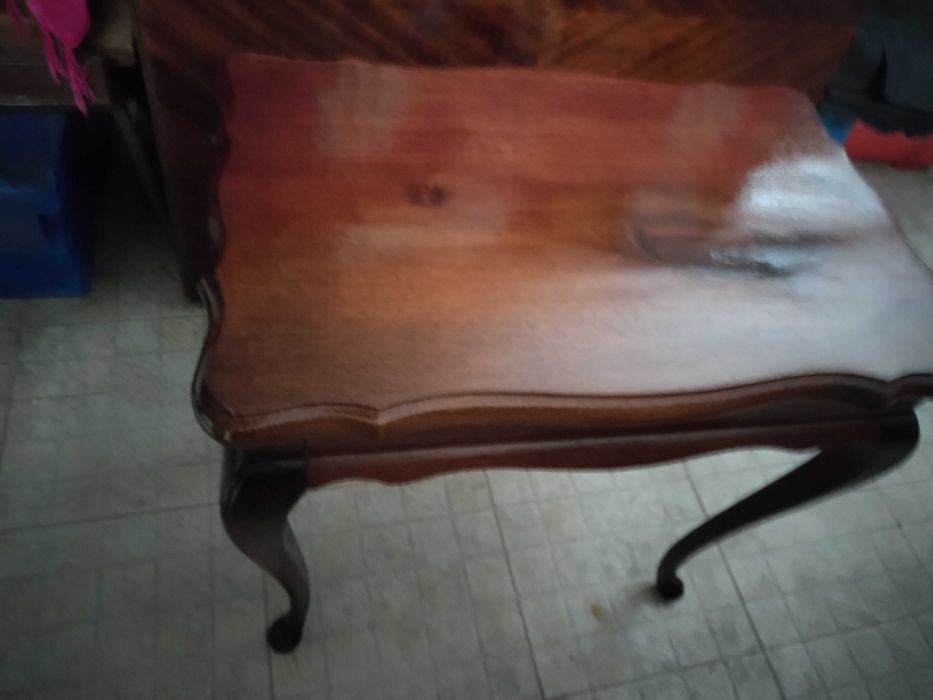 Mesa de apoio em madeira