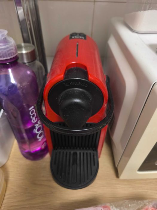 Máquina Krups Nespresso & suporte cápsulas