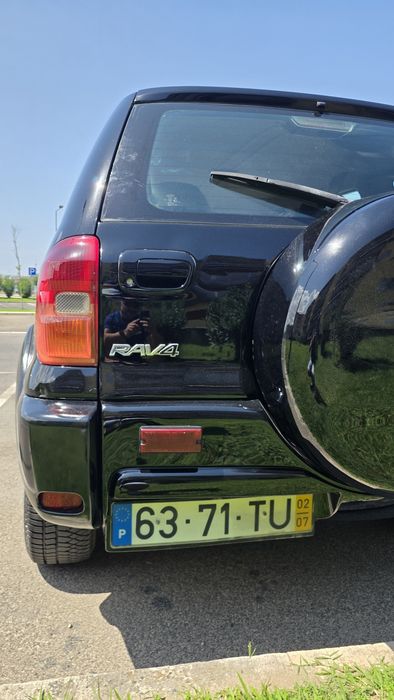 Toyota RAV4 2.0 D4D -Revisão Feita