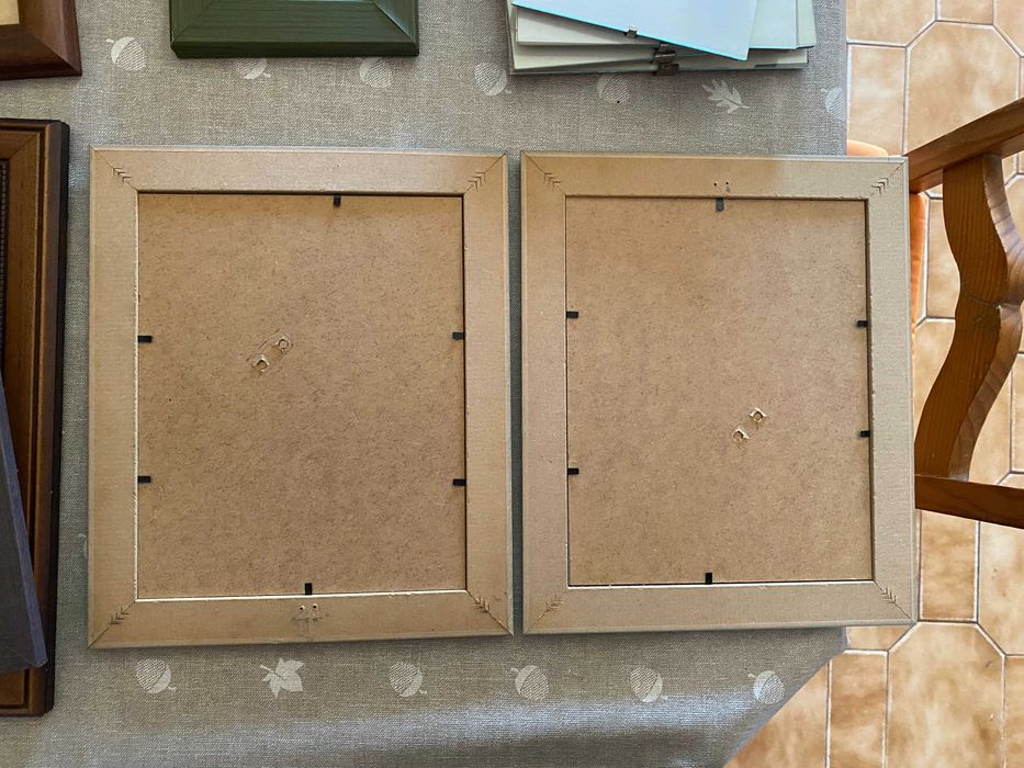 Várias molduras em boa estado