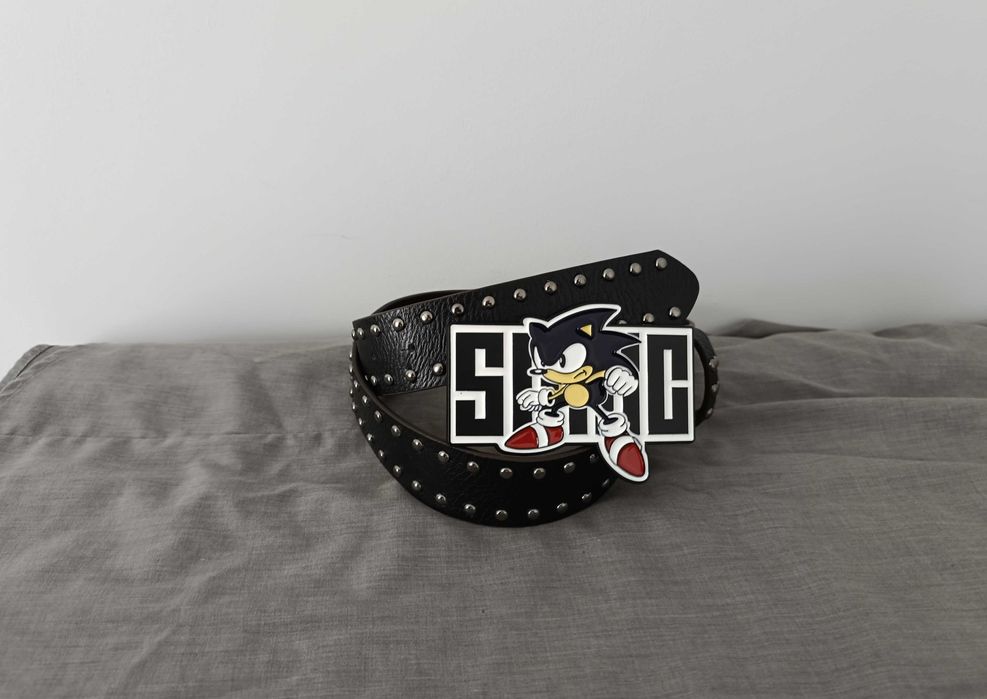 Czarny pasek nity klamra Sonic swag