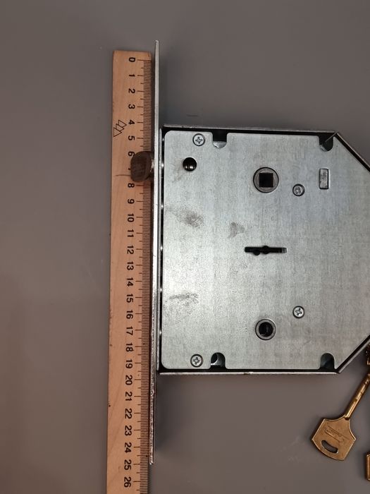 Врізний сувальдний замок Horst