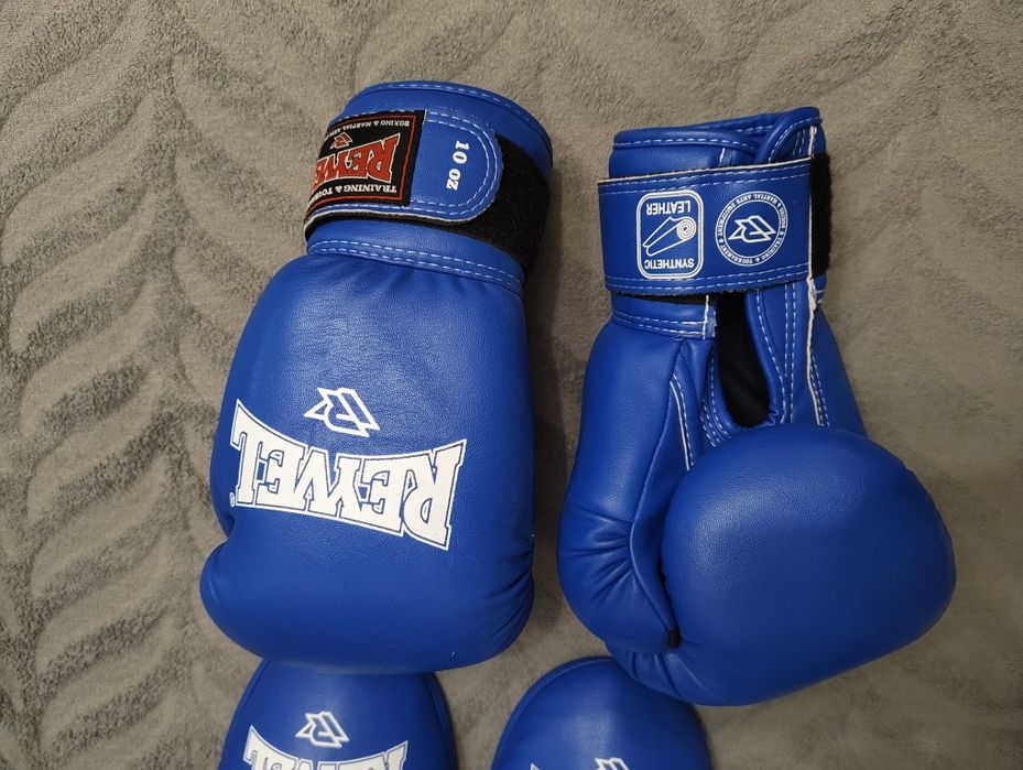 Дитячий набір для єдиноборств/боксу.  Рукавиці, шолом, захист для ніг