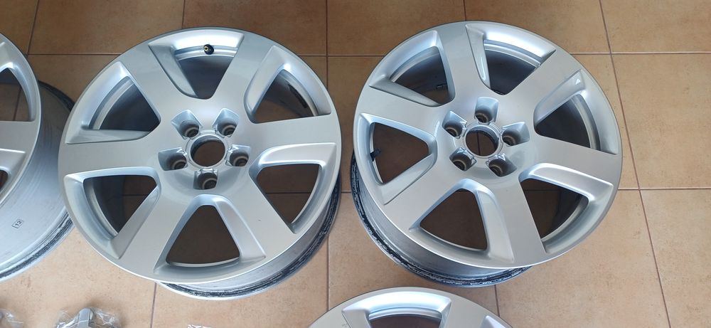 Alufelgi 17"orginalne Audi.