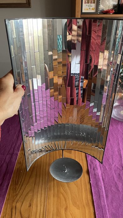 Porta vela com suporte em espelhos pequenos