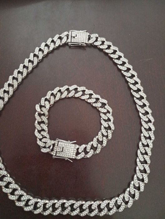 Naszyjnik z cyrkoniami