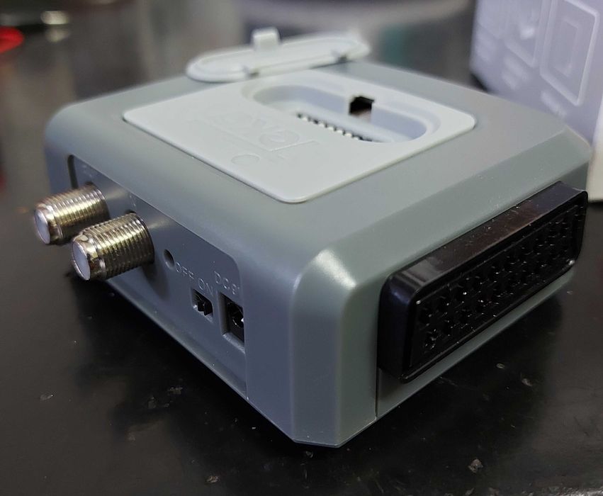 UHF Modulator for Connecting a Set-Top Box to an Old TV Without Digital Channels.64551281295363121