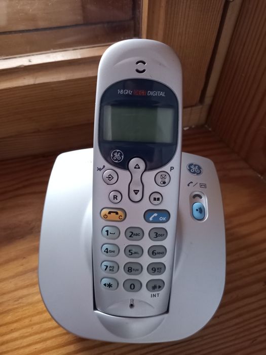 Продам радиотелефон