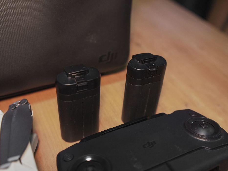Drone DJI Mini com 2 baterias, mala e acessórios