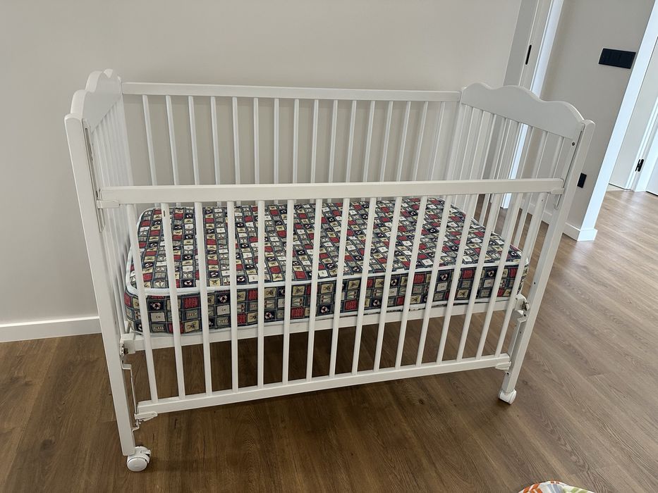 Berço com colchão