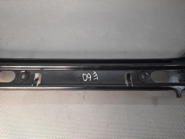 Guia de pára-choques trás direita BMW 5 (E60)