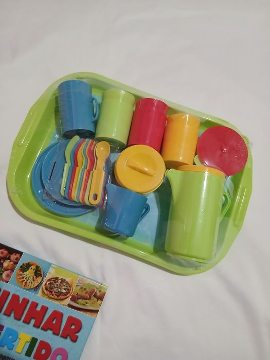 Conjunto de brinquedos para jogo de chá