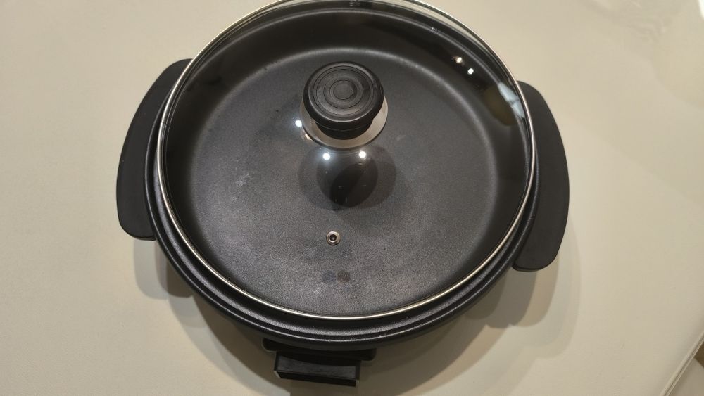 Grelhador elétrico com tampa