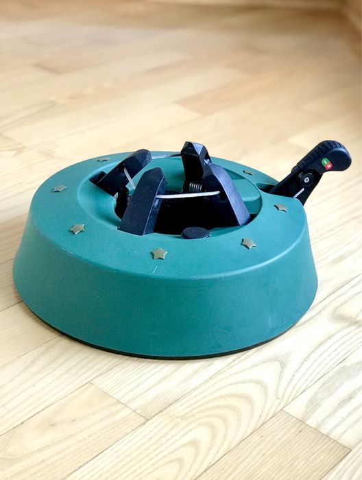 Stojak choinkowy samozaciskowy z pojemnikiem na wodę