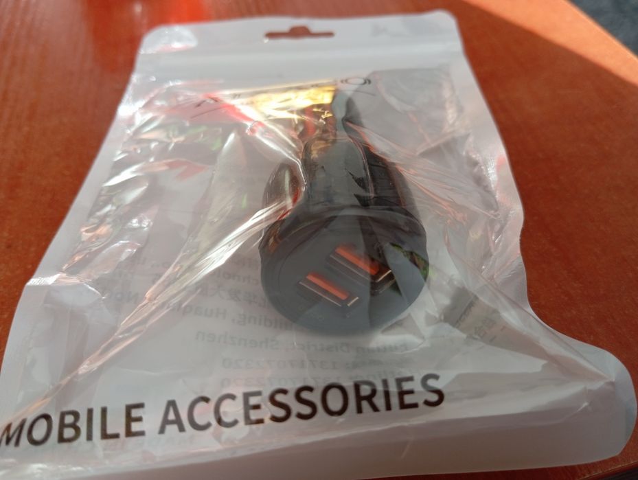 Ładowarka samochodowa