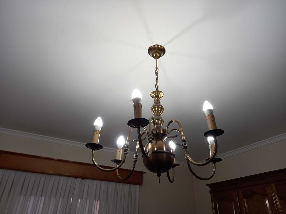 Candeeiro em latão com 6 lâmpadas em excelente estado