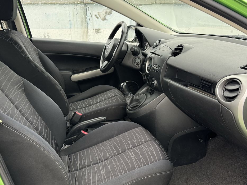 Mazda 2 1.3 benzyna 75KM na lancuchu Alufelgi Niski przebieg klima