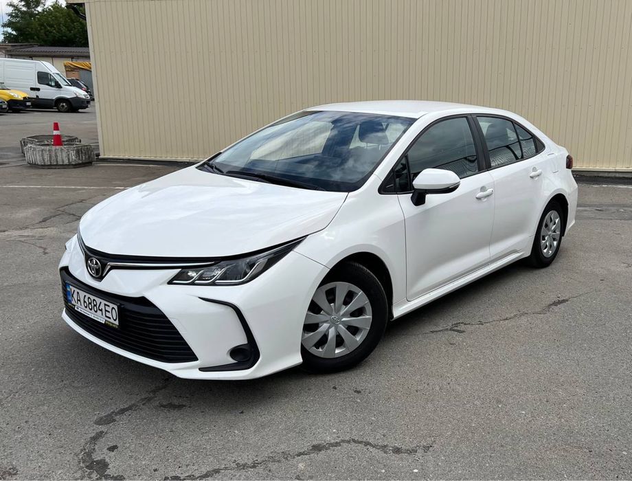 Аренда автомобиля для работы в такси Киев Toyota Corolla 2020