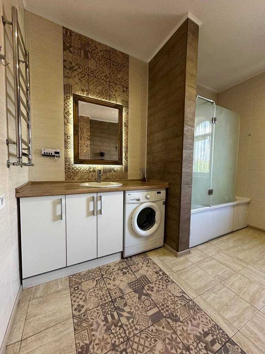 Просторий будинок 190 м² на 12 сотках у тихій зеленій локації