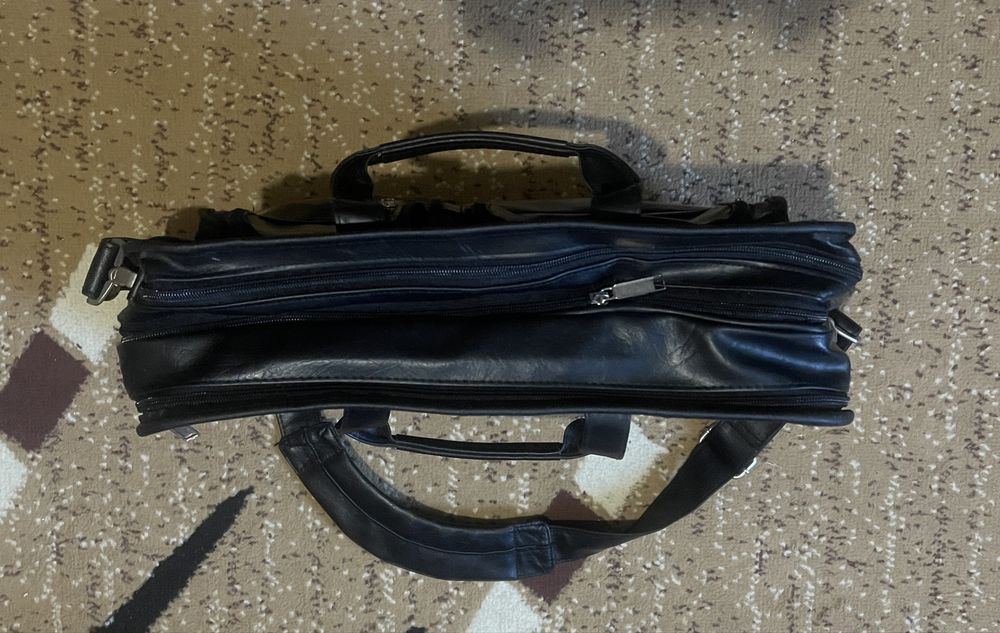 Продам сумку для ноутбука 15 дюймів