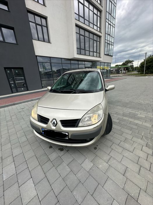 Renault Grand Scenic II (2008) — 1.9 dCi, повністю обслужений сімейний мінівен